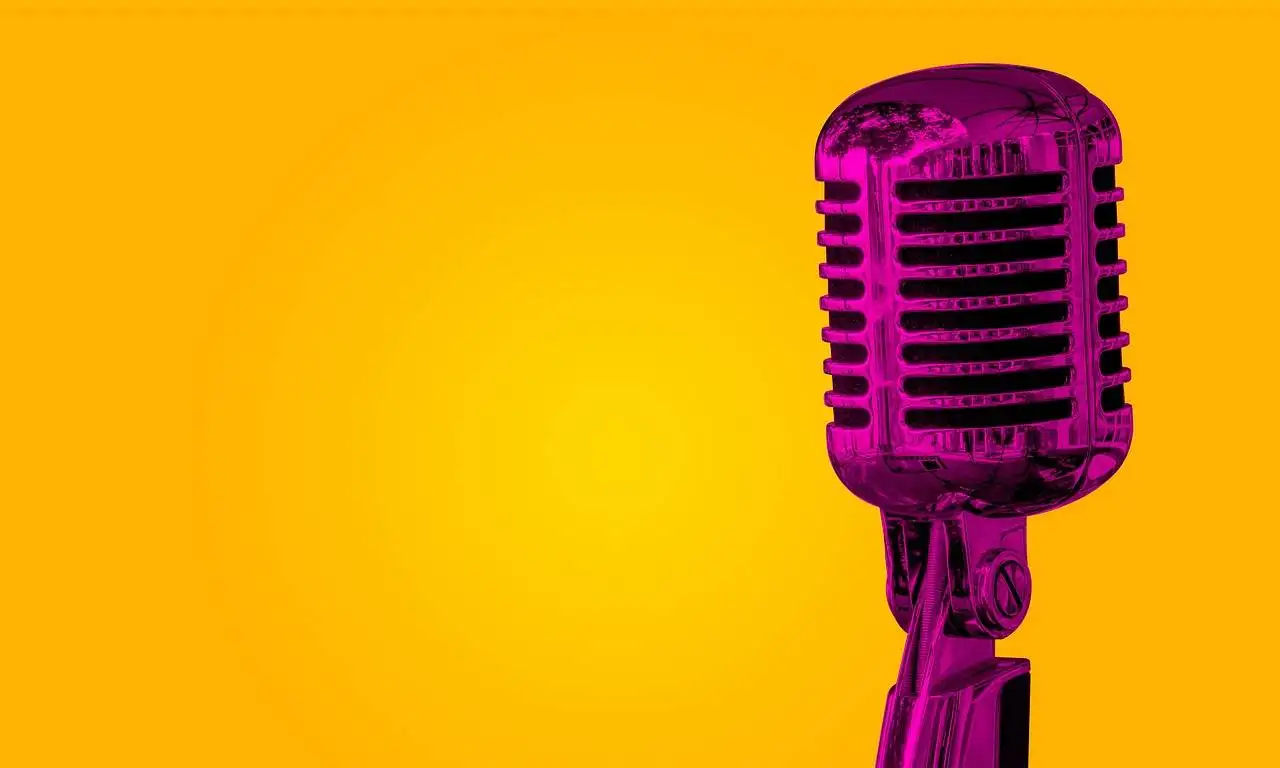 Laserbook: Revolutionizing Digital Learning with Interactive E‑Books and AI‑Powered Tools